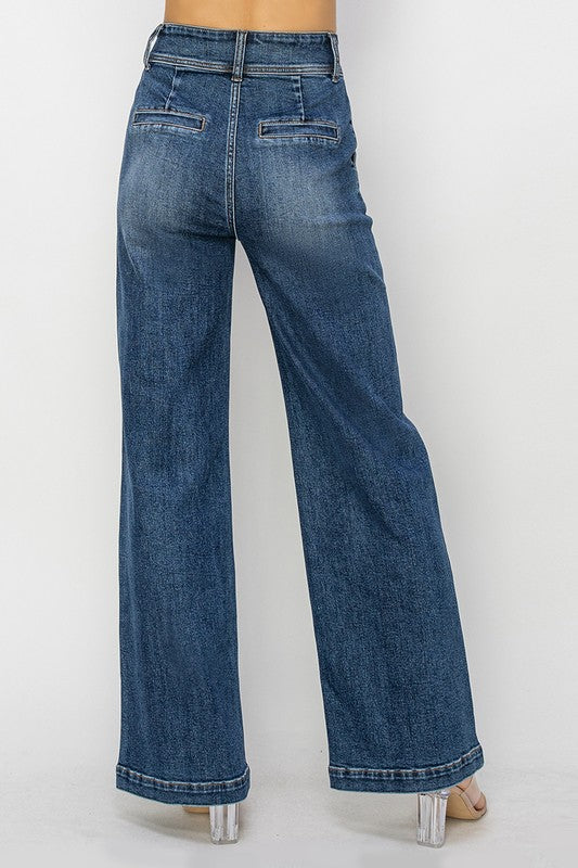 
                  
                    Solada Denim
                  
                